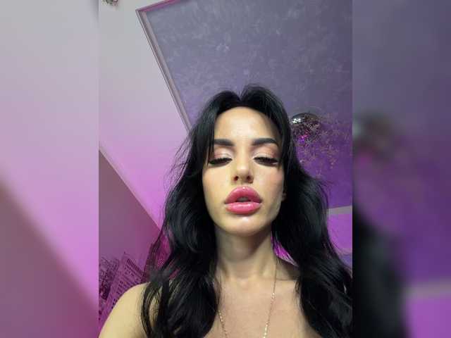Hotgirlanasta live cam on BongaCams