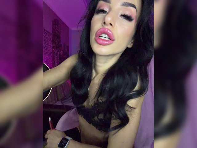 Hotgirlanasta live cam on BongaCams