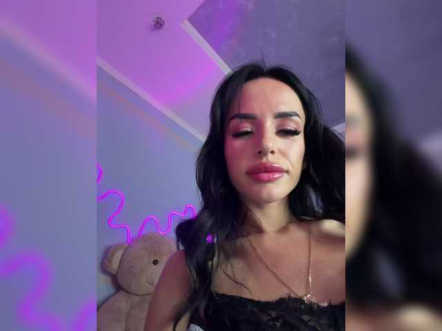 Hotgirlanasta live cam on BongaCams