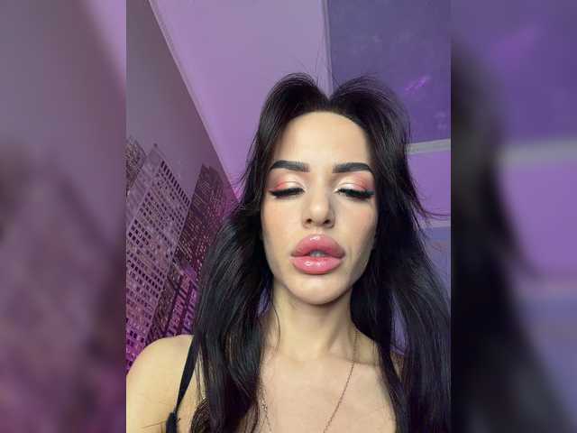 Hotgirlanasta live cam on BongaCams