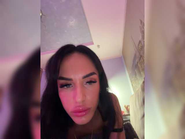 Hotgirlanasta live cam on BongaCams