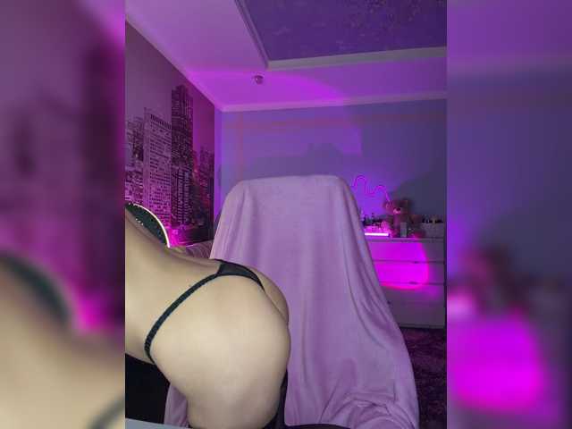 Hotgirlanasta live cam on BongaCams
