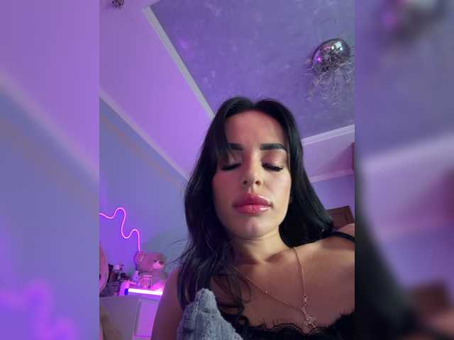 Hotgirlanasta live cam on BongaCams