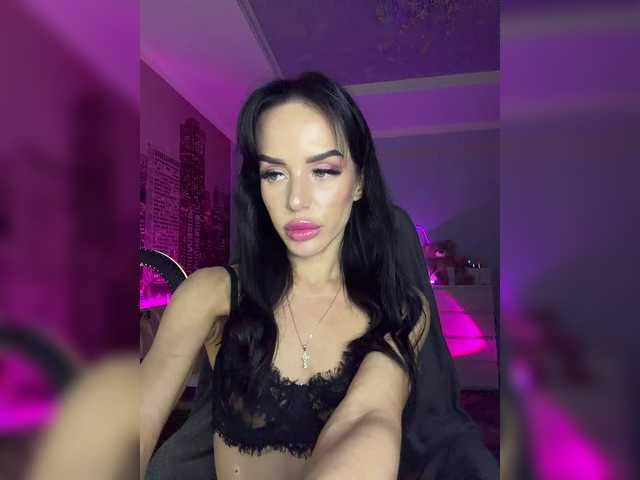 Hotgirlanasta live cam on BongaCams