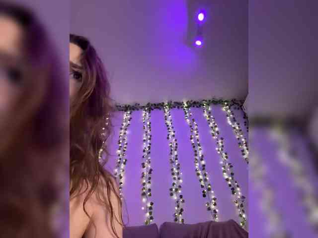 DearAmiira webcam