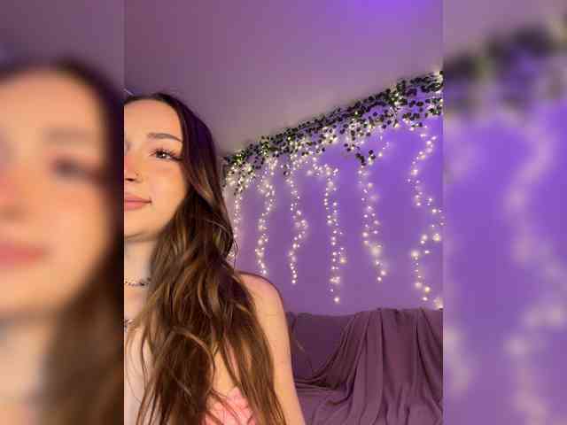 DearAmiira webcam