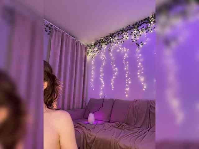 voyeur nude DearAmiira