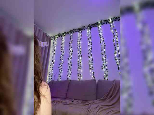 DearAmiira webcam