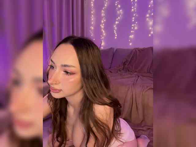 DearAmiira webcam