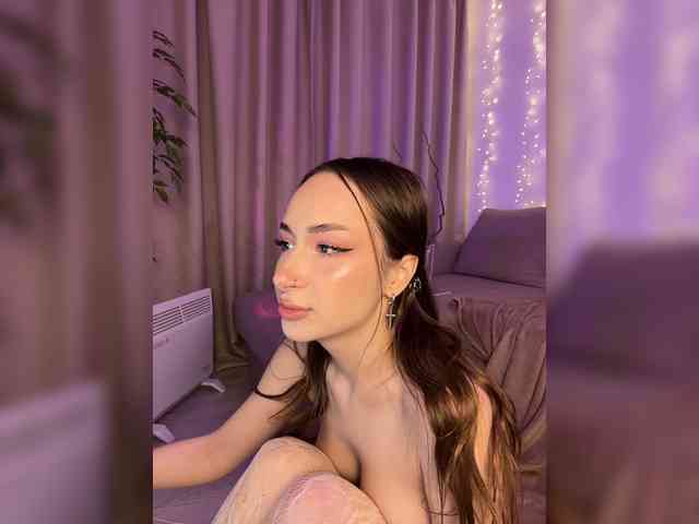 DearAmiira webcam