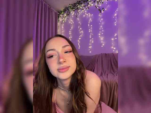 DearAmiira webcam