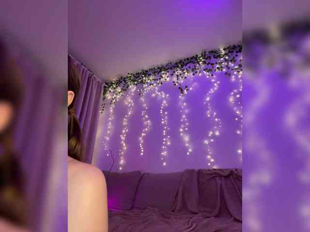 DearAmiira webcam