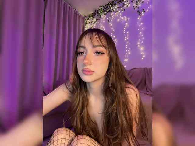 DearAmiira webcam