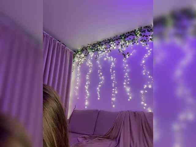DearAmiira webcam