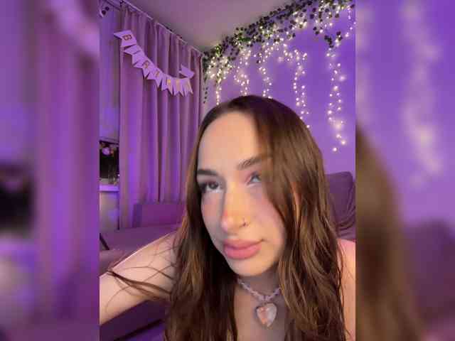 DearAmiira webcam