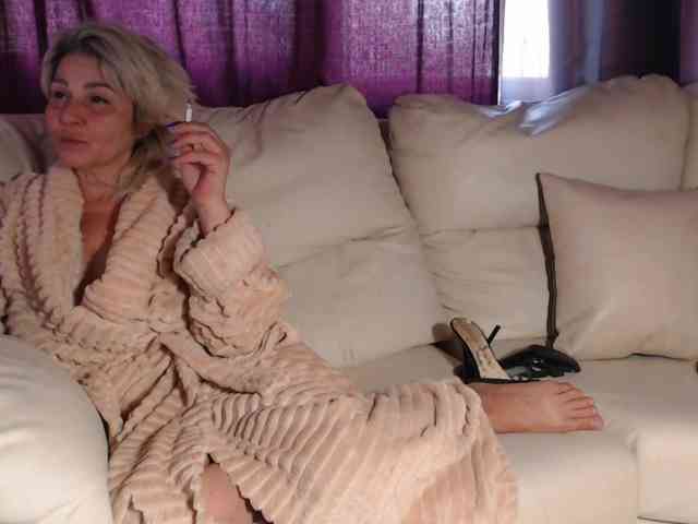 SquirtyMOMMY webcam
