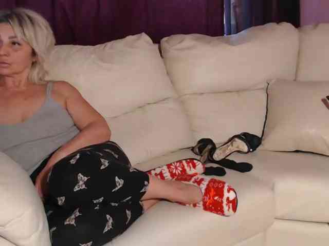 SquirtyMOMMY webcam