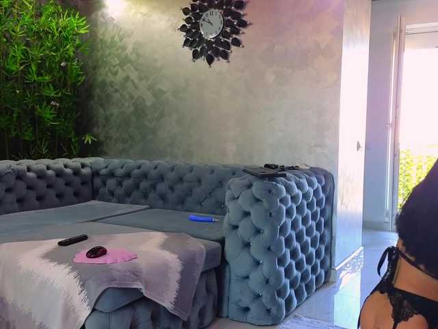 Theowonder live cam on UnifiedCams