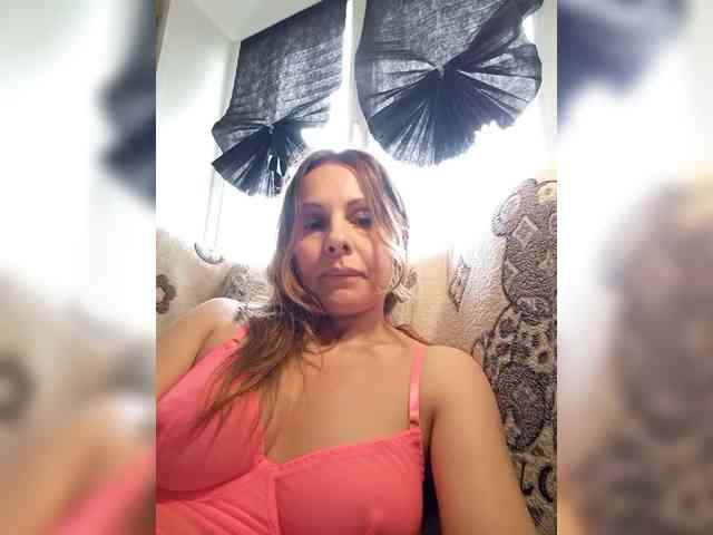 Klybnichca Live Webcam on BongaCams