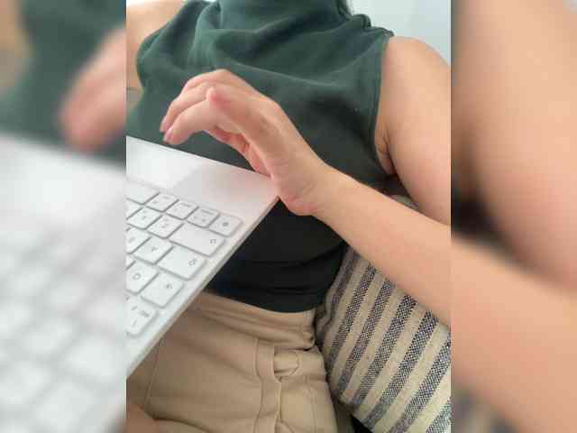 FurElisse webcam