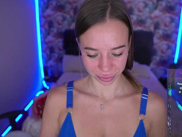 SexyIraa live webcam show