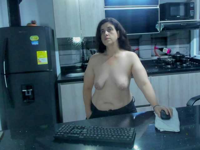 katrinadj live cam on BongaCams