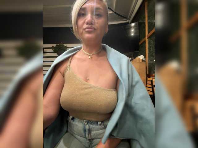 angelblue live cam on BongaCams