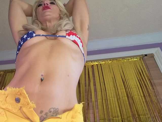 Serenexx live cam on BongaCams