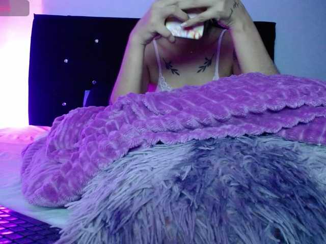 britt-grey live cam on BongaCams