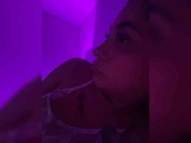 britt-grey webcam