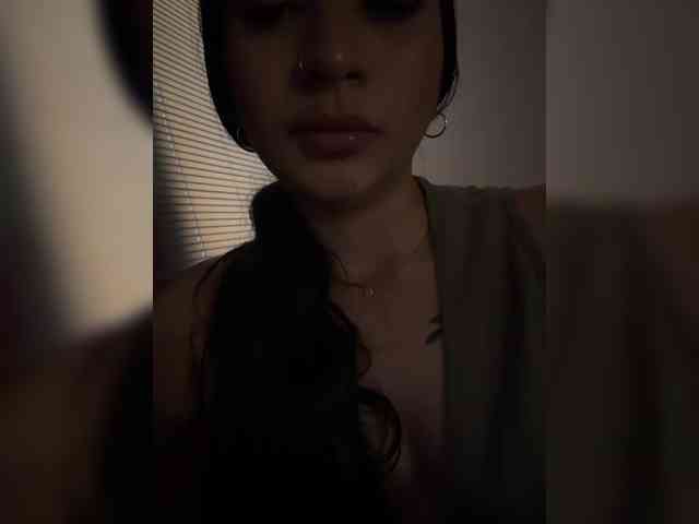 britt-grey webcam