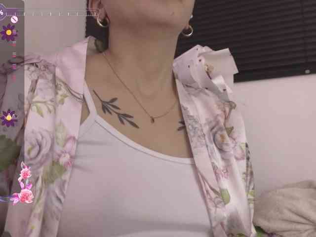 britt-grey webcam