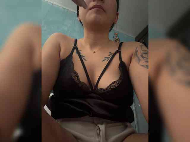 britt-grey webcam