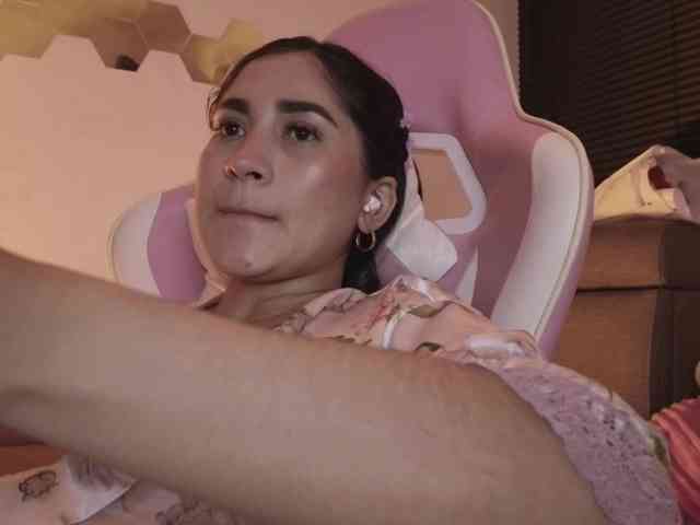 britt-grey webcam