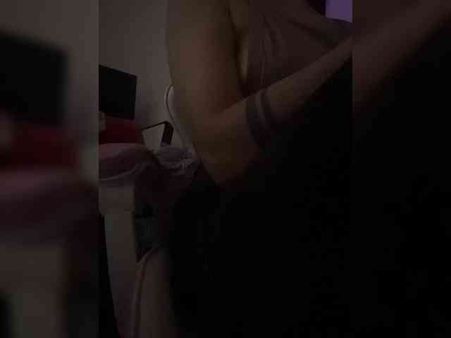 britt-grey webcam