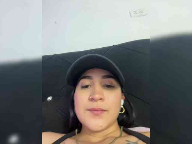 britt-grey webcam
