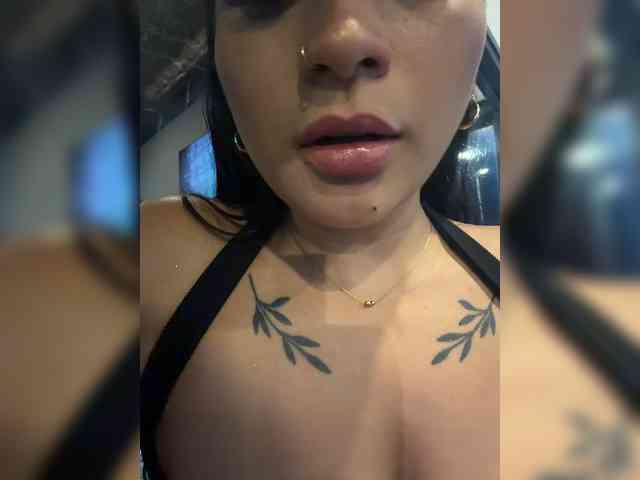 britt-grey webcam