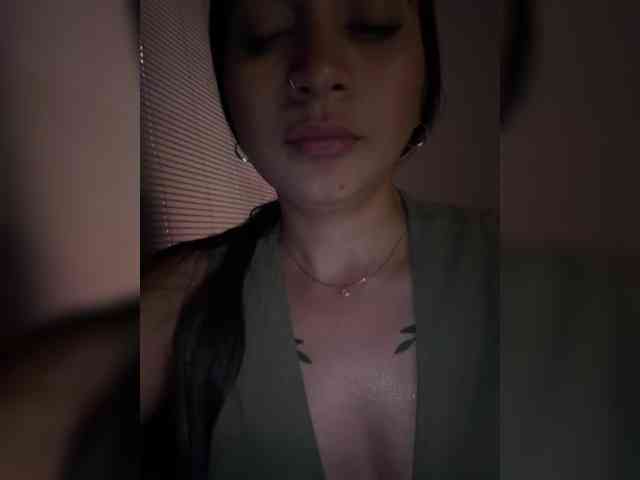 britt-grey webcam