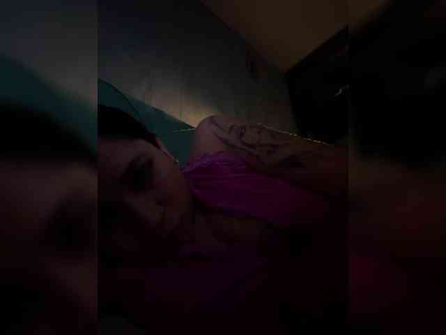 britt-grey webcam