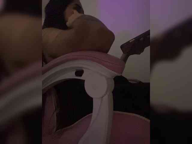 britt-grey webcam
