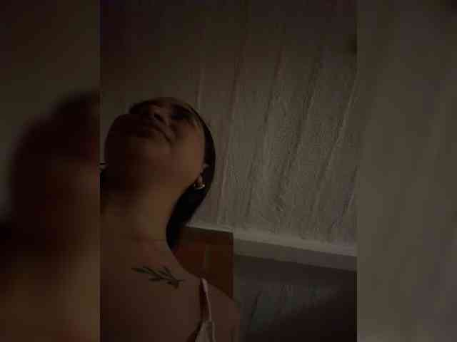 britt-grey webcam