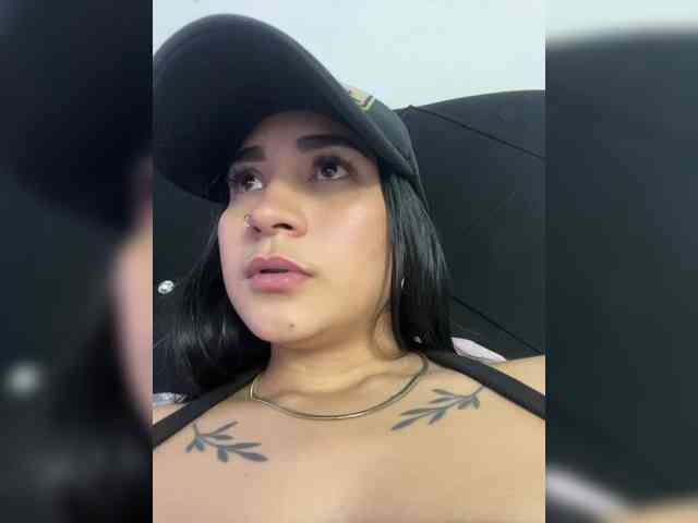 britt-grey webcam