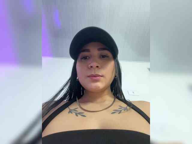 britt-grey webcam