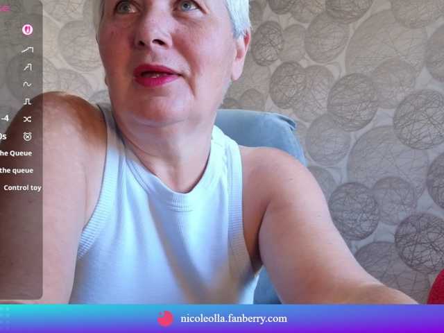 NicoleOlla live cam preview