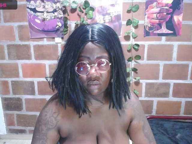RoosGonzaleX live webcam show
