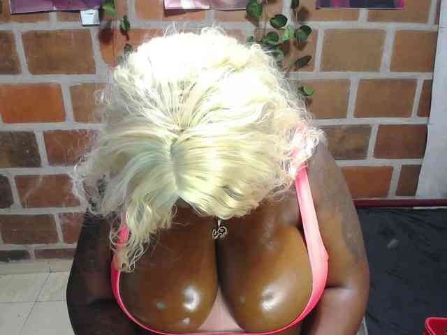 ROOSGONZALEX Live Webcam on BongaCams