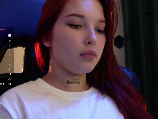 _Q_ — live female cam