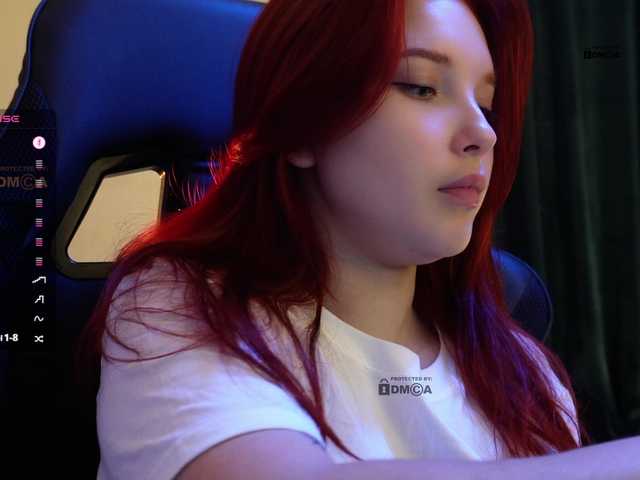 _Q_ — live female cam
