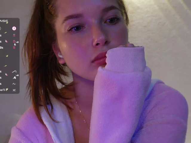 _Q_ live webcam show