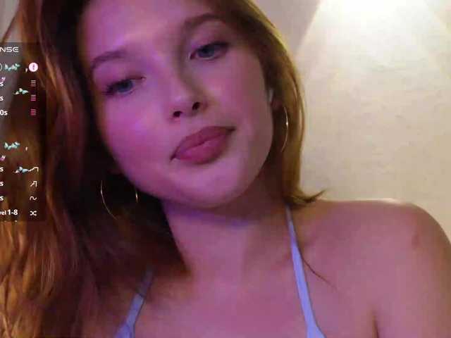 mispopi live cam on BongaCams